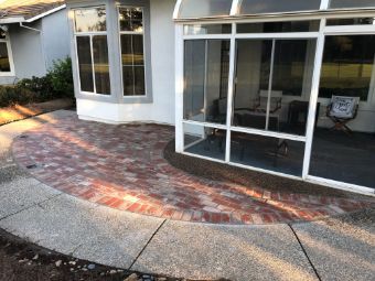this is a picture of Hayward Brick Pavers