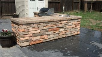 this is a picture of Hayward Stone Veneer