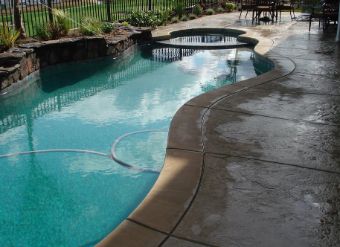 Hayward-pool-deck